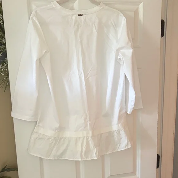 Herno Elegant White Long Sleeve Tee size 48 or women’s 14-16. See pics. NWT